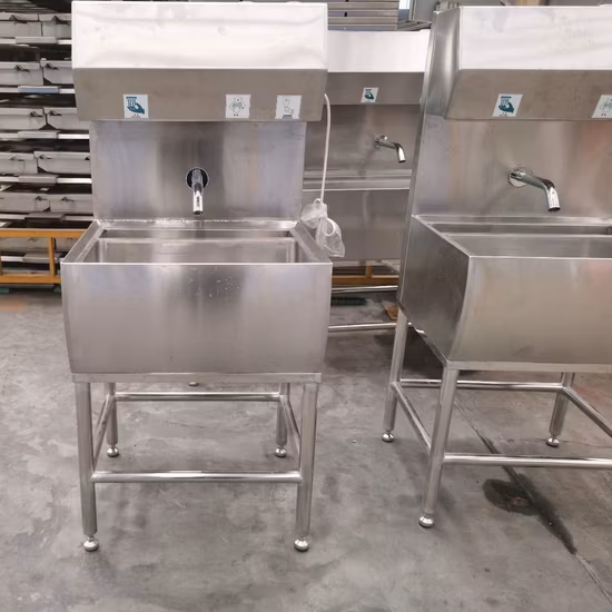 Mão de engenharia do local